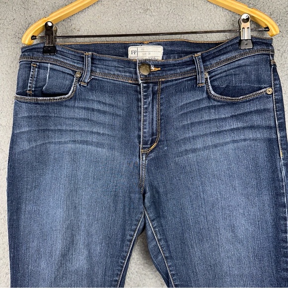 Free People Jeans Womens 31 Blue Vintage Straight Fit Whiskering Distressed - Picture 5 of 11